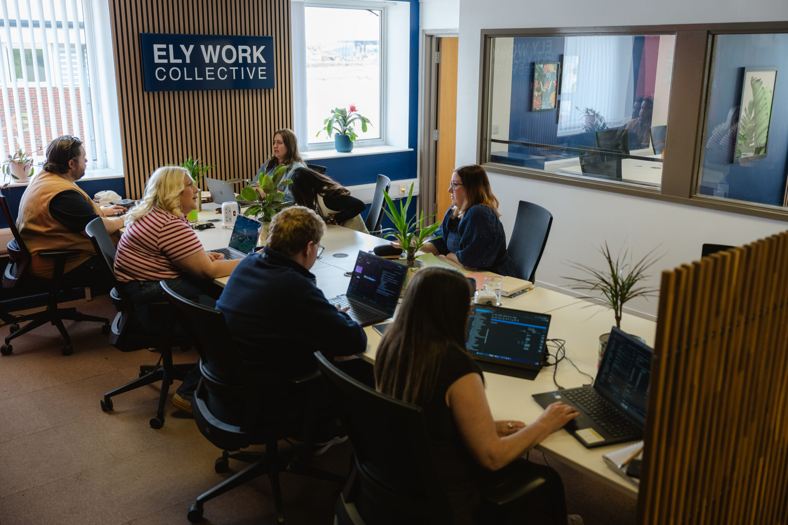 Small Meeting Room with Co Working Hot Desk Space